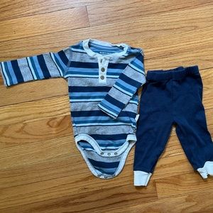 Burt’s bees outfit 0-3 months